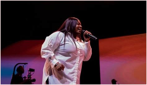 Naomi Raine (Singer) Biography, Age, Wiki, Parents, Husband, Maverick, Net Worth